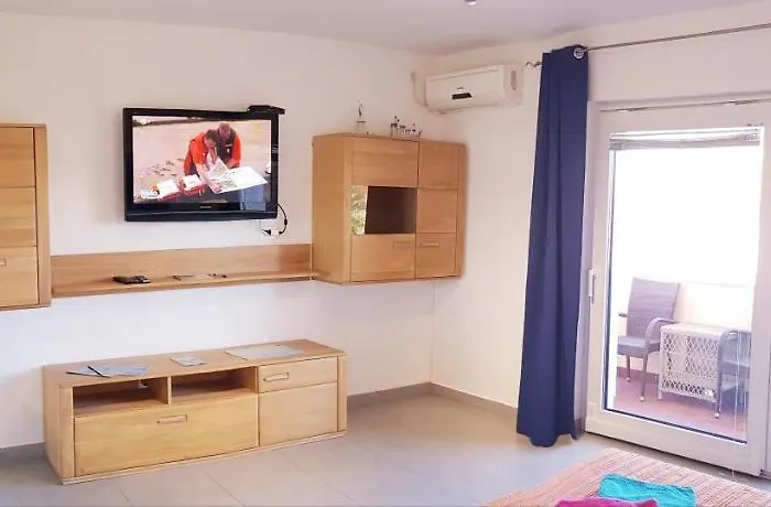 Zem, Krk Apartament