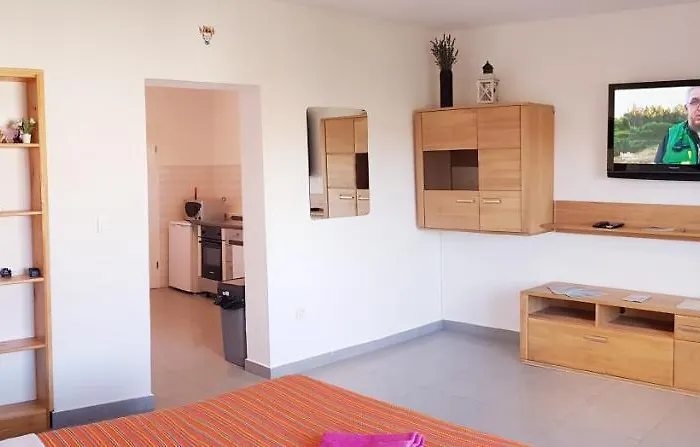 Zem, Krk Veglia