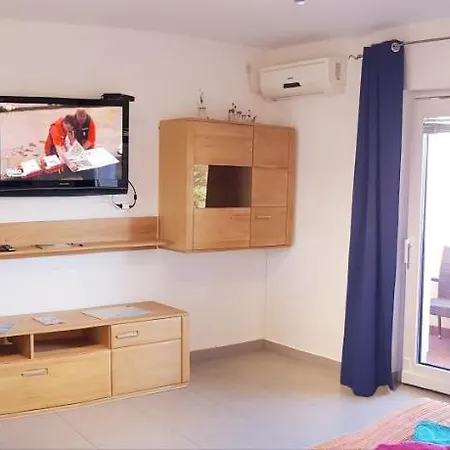 Zem, Krk Apartamento