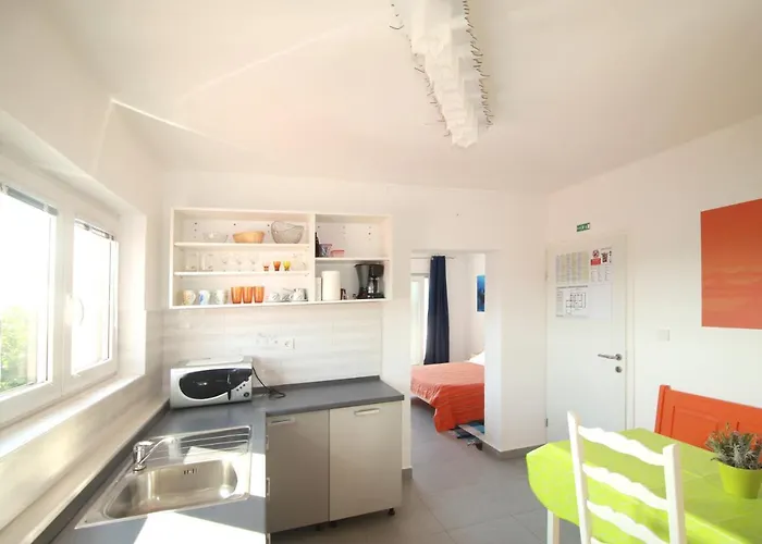 Zem, Krk Apartman *