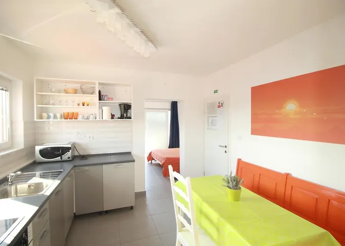 Zem, Krk Apartman Krk Town